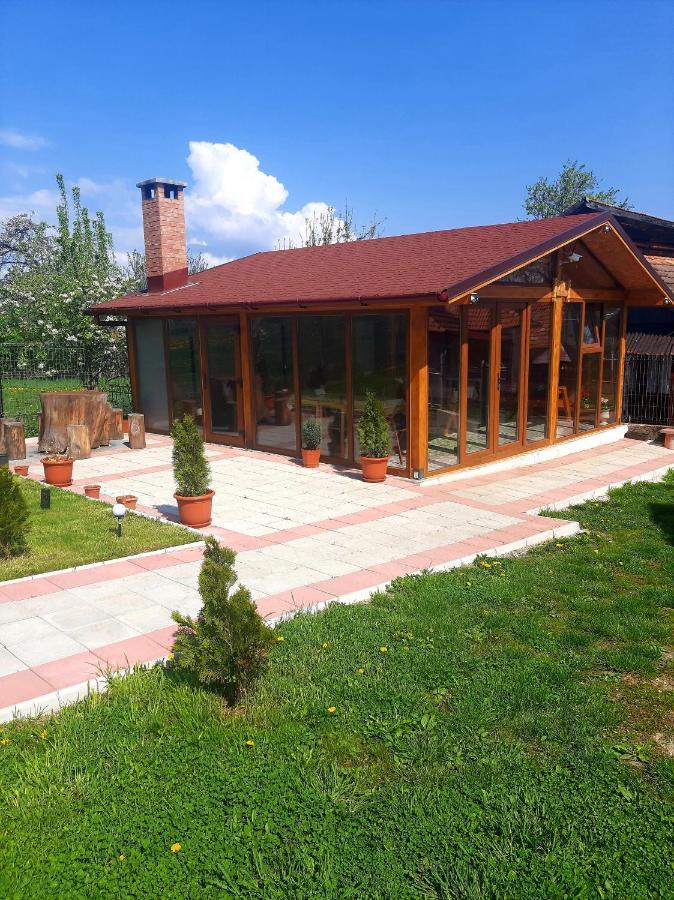 Casutele Din Retezat Hotel Nucsoara  Exterior photo