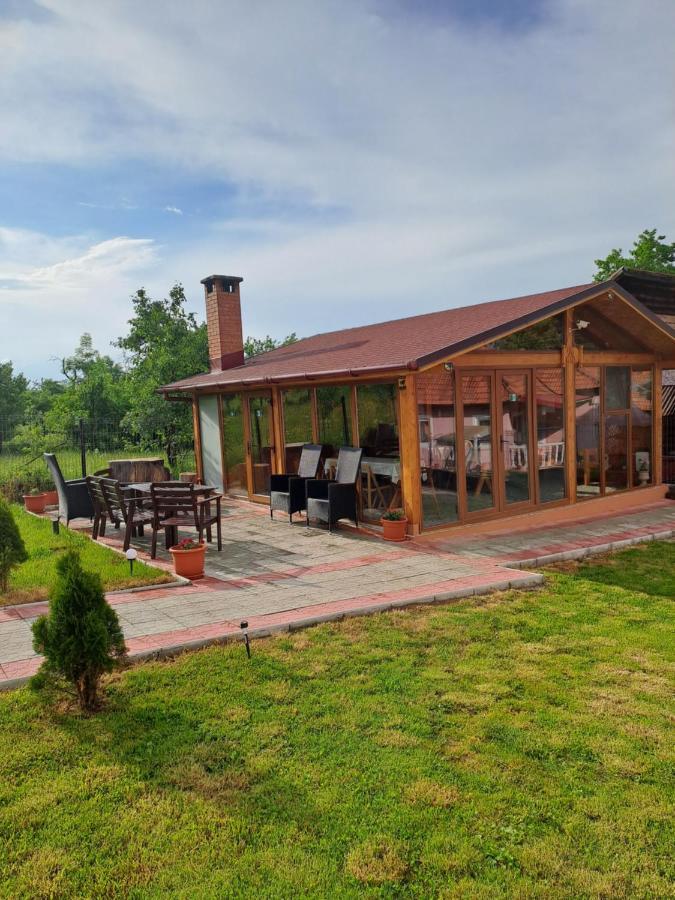 Casutele Din Retezat Hotel Nucsoara  Exterior photo